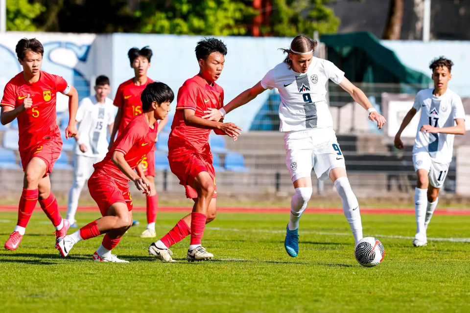 KOK体育-U15国足1-2欧洲队 海外拉练首战惜败 国脚弟弟造点 2天后战意大利